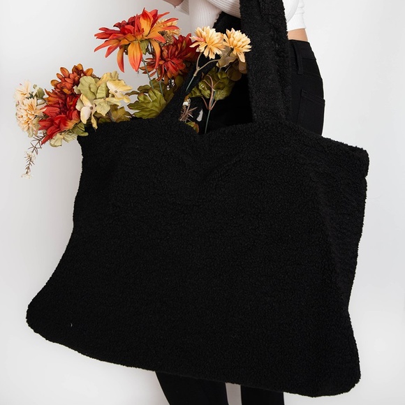 Overnight Sherpa Bag - Picture 3 of 6